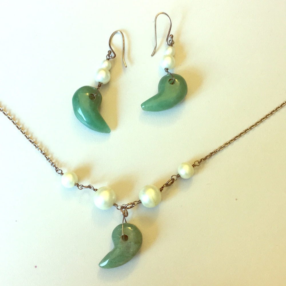 Authentic Jade & Freshwater Pearl Necklace Set